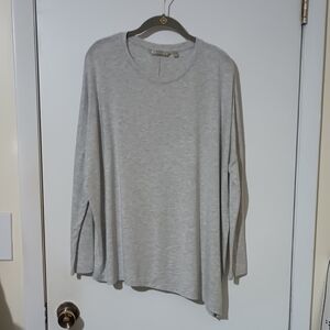 Athleta Long Sleeve A-Symmetrical Light Grey T-shirt Size Small Relaxed Fit